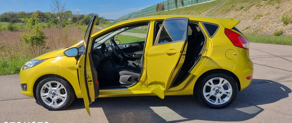Ford Fiesta cena 27800 przebieg: 141000, rok produkcji 2013 z Polanica-Zdrój małe 631